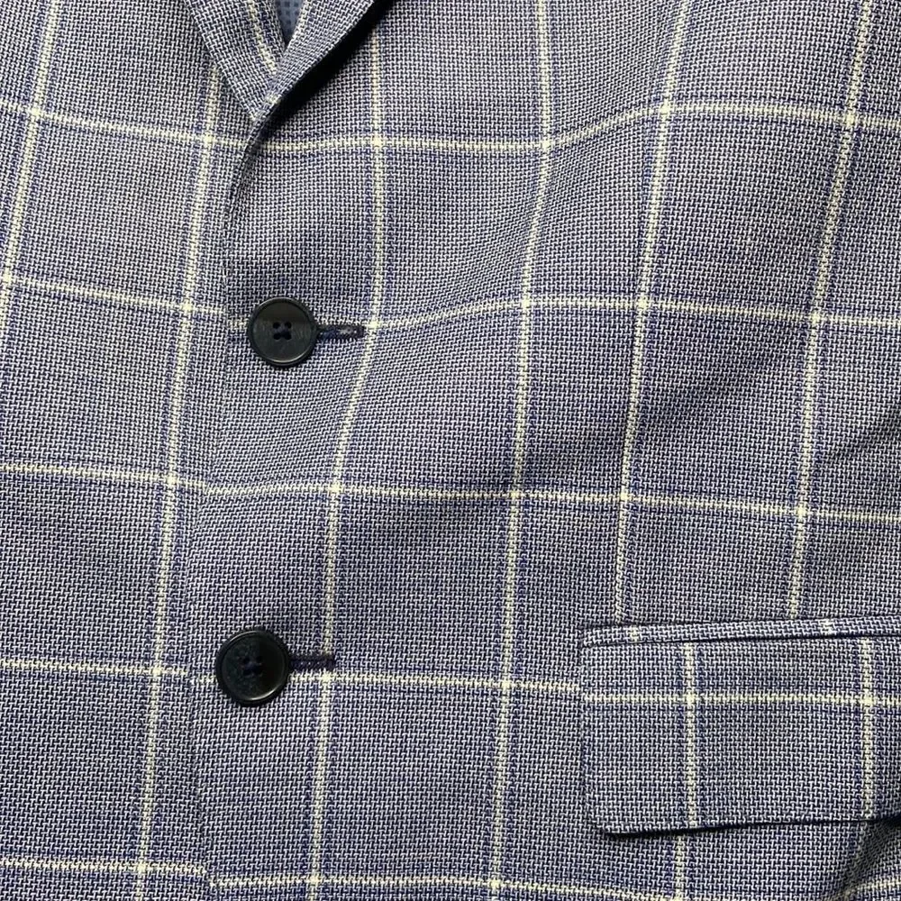 Hugo Boss chest 19